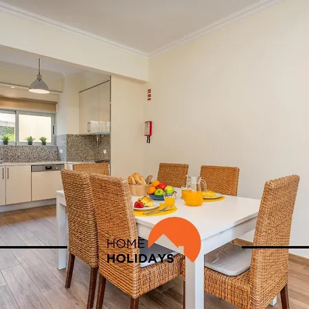 #010 Marina By Holidays Lägenhet *