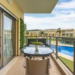 #010 Marina View Pool & Balcony Appartamento *