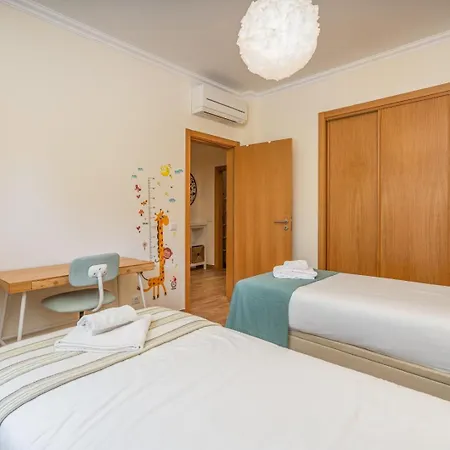 Apartment #010 Marina View Pool & Balcony Albufeira